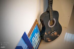 Retro Twin Home at Maesot