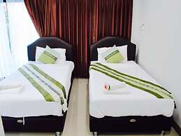 Retro Twin Home at Maesot