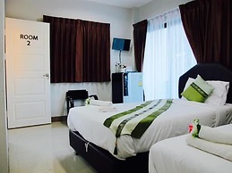 Retro Twin Home at Maesot