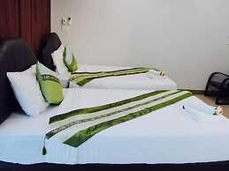 Retro Twin Home at Maesot