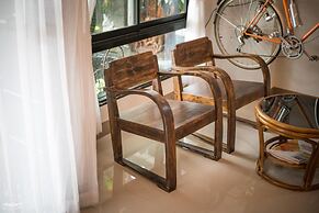 Retro Twin Home at Maesot