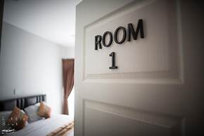 Retro Twin Home at Maesot