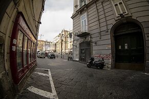 B&B Le 4 Stagioni Dante's Suites