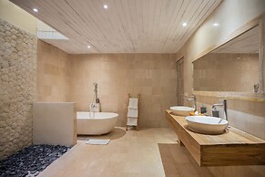 La Berceuse Resort and Villa Nusa Dua by Taritiya Collection