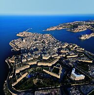 Blue Harbour Penthouse by Getaways Malta