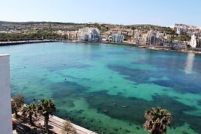 Blue Harbour – Seafront Self-Catering Holiday Penthouse – St Paul’s Ba