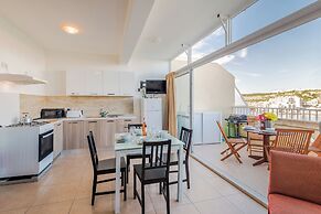 Blue Harbour – Seafront Self-Catering Holiday Penthouse – St Paul’s Ba