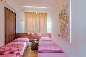 Blue Harbour – Seafront Self-Catering Holiday Penthouse – St Paul’s Ba