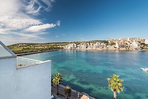 Blue Harbour – Seafront Self-Catering Holiday Penthouse – St Paul’s Ba
