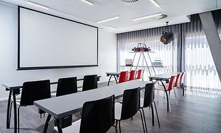 Radisson RED V&A Waterfront, Cape Town