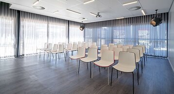 Radisson RED V&A Waterfront, Cape Town