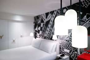 Radisson RED V&A Waterfront, Cape Town