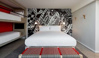 Radisson RED V&A Waterfront, Cape Town