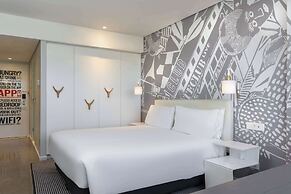 Radisson RED V&A Waterfront, Cape Town