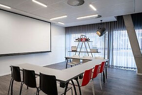 Radisson RED V&A Waterfront, Cape Town