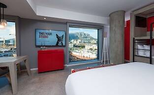 Radisson RED V&A Waterfront, Cape Town