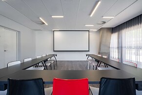 Radisson RED V&A Waterfront, Cape Town