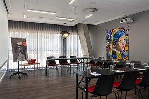 Radisson RED V&A Waterfront, Cape Town