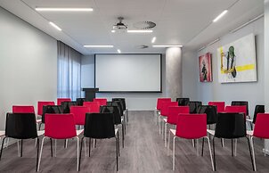 Radisson RED V&A Waterfront, Cape Town