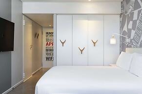 Radisson RED V&A Waterfront, Cape Town