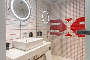 Radisson RED V&A Waterfront, Cape Town