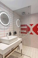 Radisson RED V&A Waterfront, Cape Town