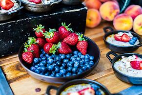 Radisson RED V&A Waterfront, Cape Town