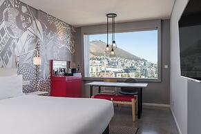 Radisson RED V&A Waterfront, Cape Town