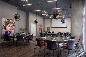 Radisson RED V&A Waterfront, Cape Town
