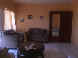 BAGOS ECO RETREAT & CAFE