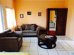 BAGOS ECO RETREAT & CAFE