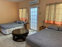 BAGOS ECO RETREAT & CAFE