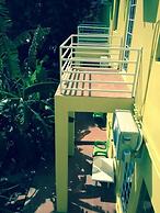 BAGOS ECO RETREAT & CAFE