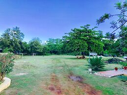 BAGOS ECO RETREAT & CAFE