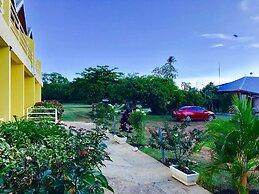 BAGOS ECO RETREAT & CAFE