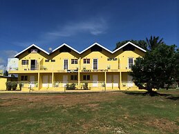 BAGOS ECO RETREAT & CAFE