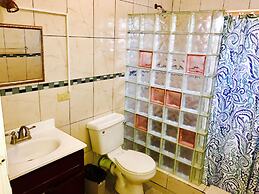 BAGOS ECO RETREAT & CAFE