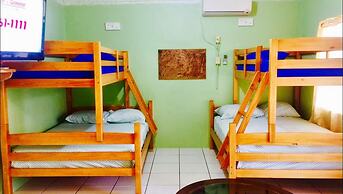 BAGOS ECO RETREAT & CAFE