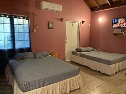 BAGOS ECO RETREAT & CAFE