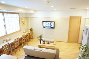 Hostel Rakutsuki