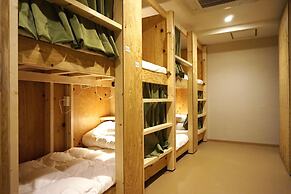 Hostel Rakutsuki