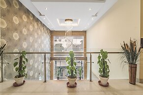 Royal Residence On MG Road