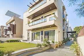 Royal Residence On MG Road