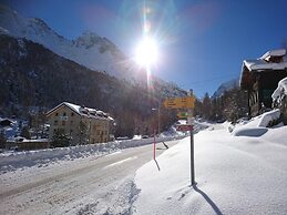 Hôtel Aiguille de La Tza