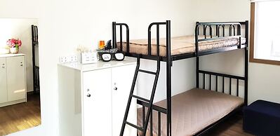 Guesthouse Enoch - Hostel