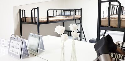 Guesthouse Enoch - Hostel