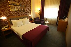 Helikon Business Hotel