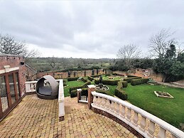 Nuthurst Grange Country House Hotel