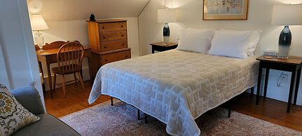 Hawks House Inn