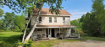 Hawks House Inn